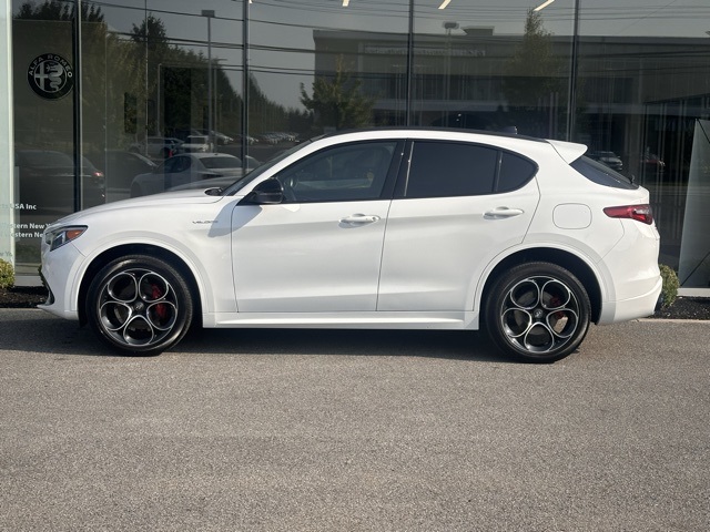 2022 Alfa Romeo Stelvio Ti Sport photo 3