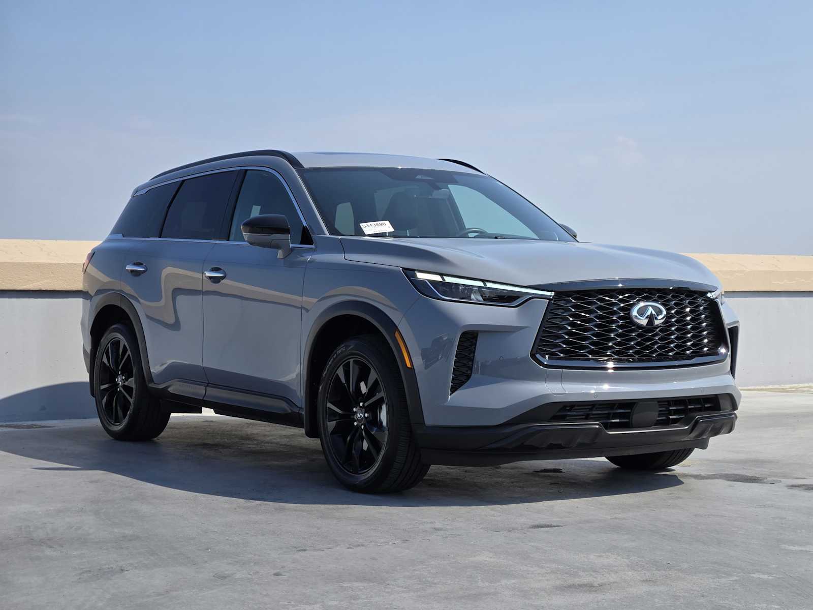 2025 Infiniti QX60 Luxe photo 3