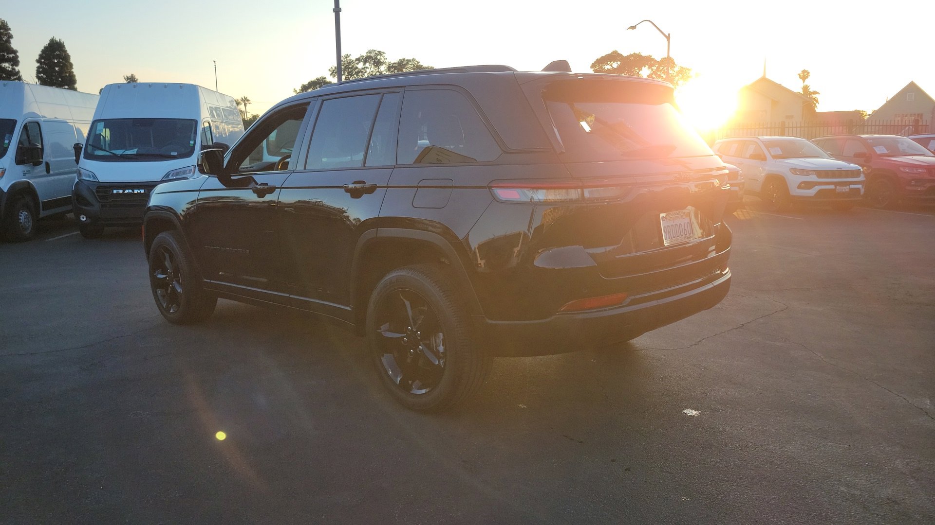 Used 2025 Diamond Black Crystal Pearlcoat Jeep Altitude X image 31