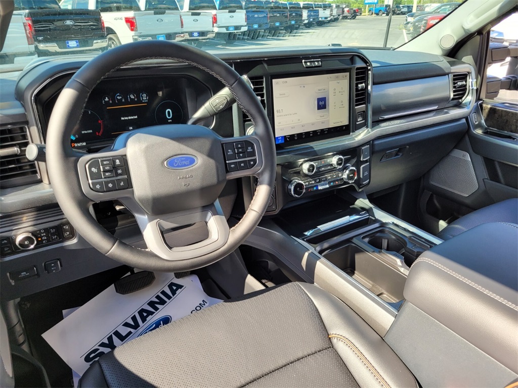 2025 Ford F-350 Lariat photo 8