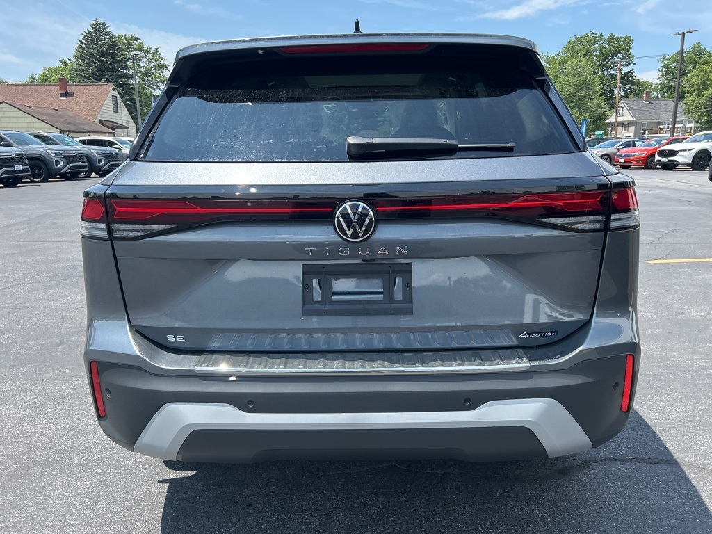 2025 Volkswagen Tiguan SE photo 4