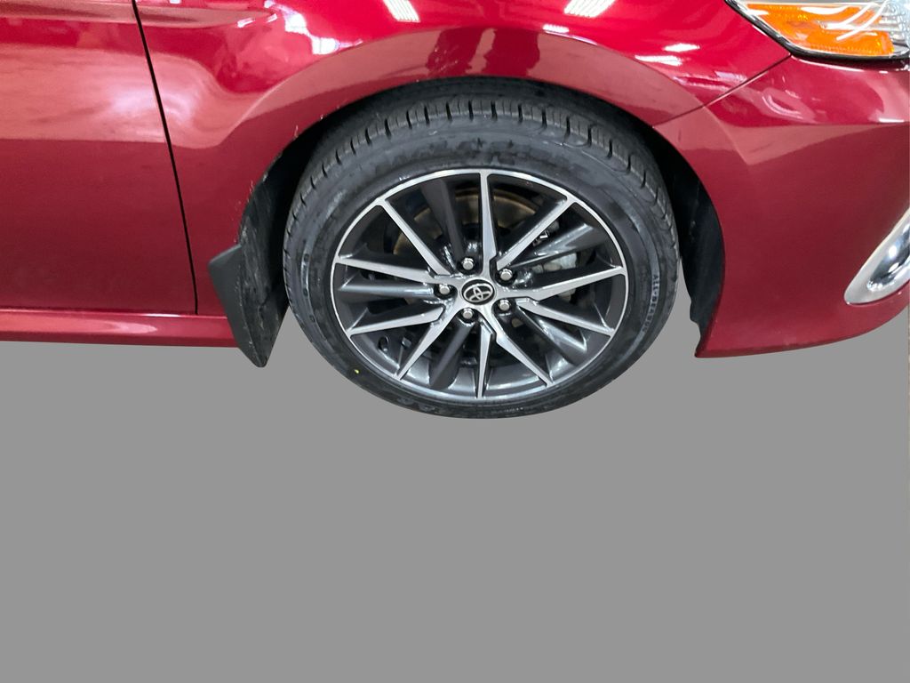 2022 Toyota Camry Hybrid XLE photo 23
