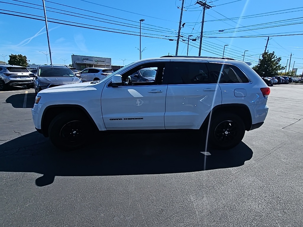 2018 Jeep Grand Cherokee Laredo photo 2