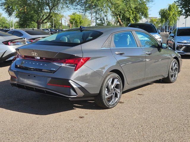 2025 Hyundai Elantra Hybrid Limited photo 3