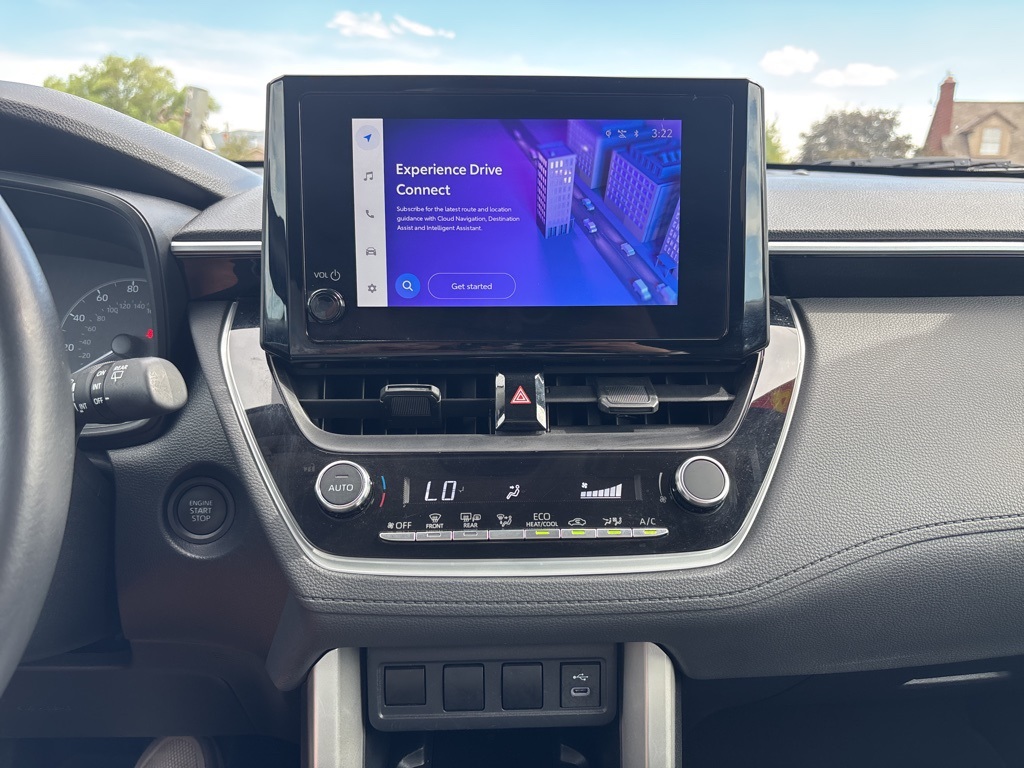 2024 Toyota Corolla Cross LE photo 7