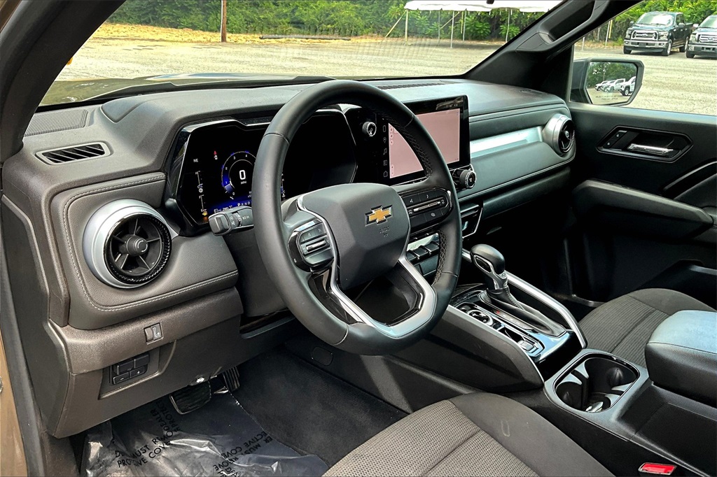 2023 Chevrolet Colorado LT photo 18
