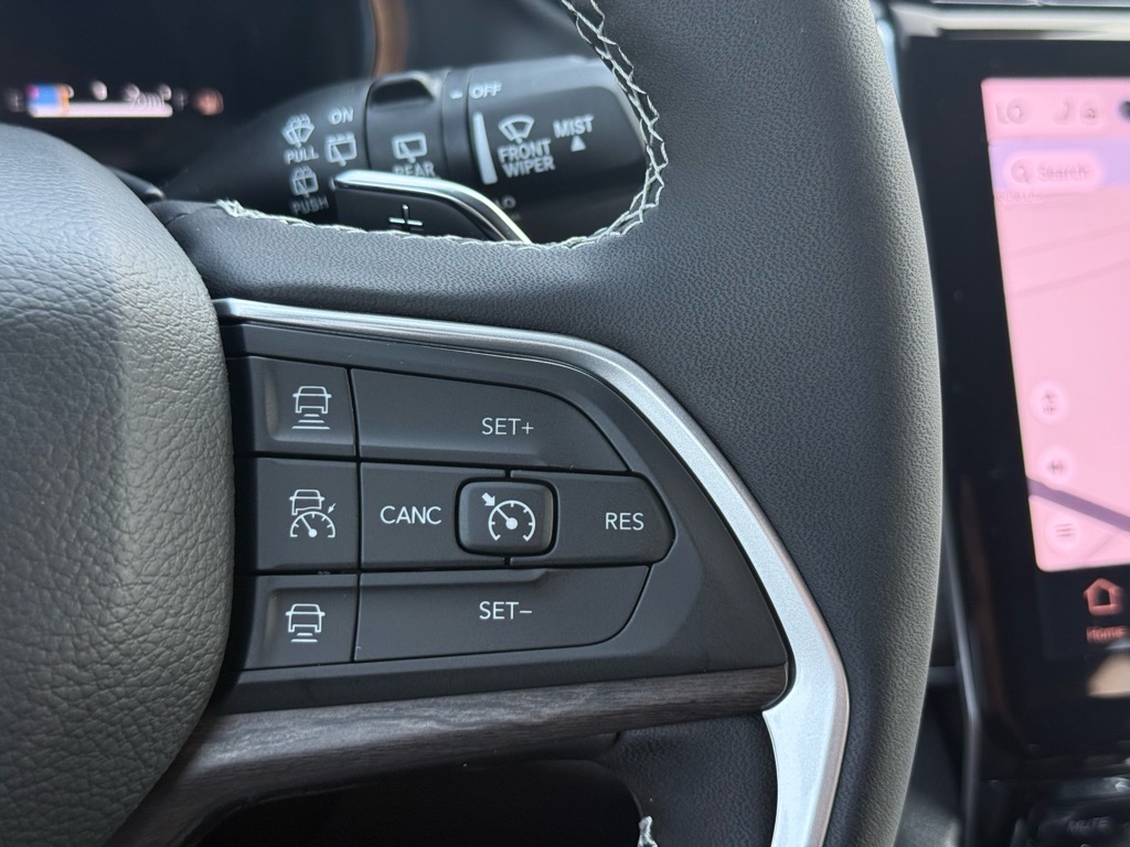 2025 Jeep Grand Cherokee Limited photo 9
