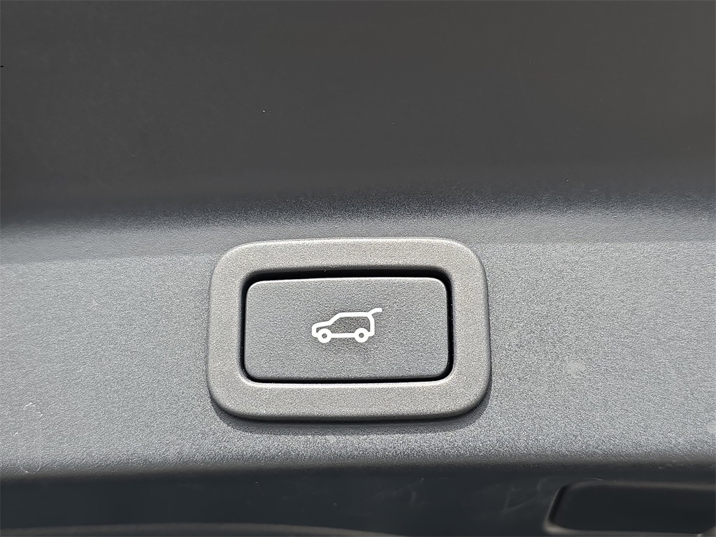 2018 Jaguar F-PACE S photo 14