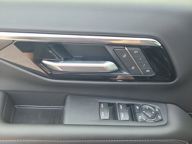 2025 Chevrolet Tahoe Premier photo 10