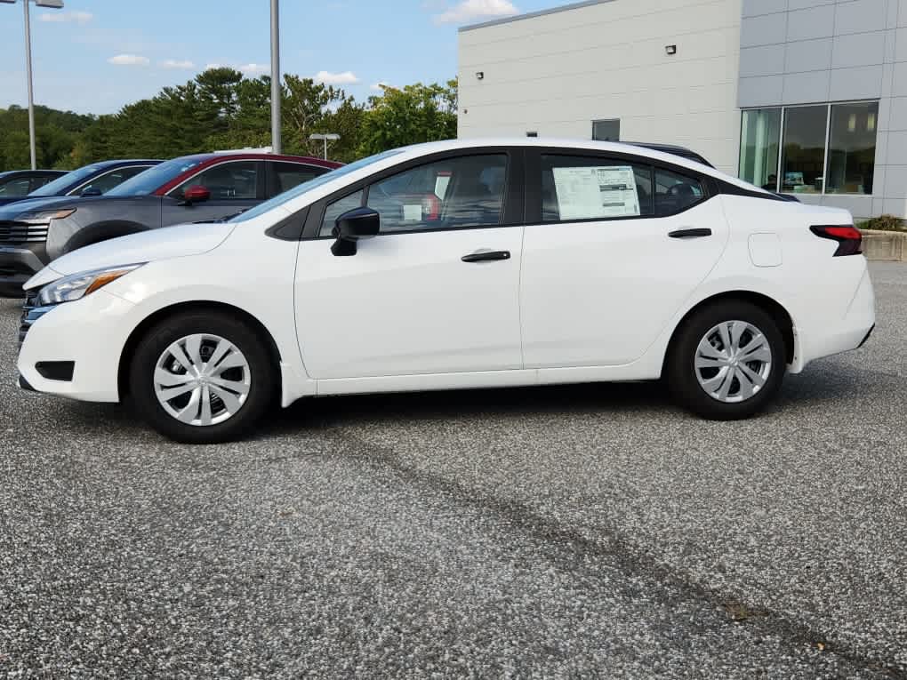 2025 Nissan Versa S photo 5