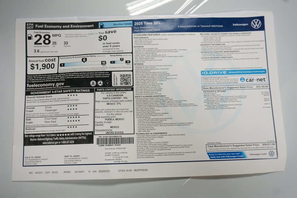 2025 Volkswagen Taos SEL photo 28