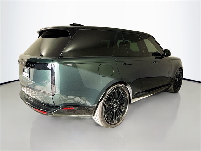 2025 Land Rover Range Rover SE photo 5