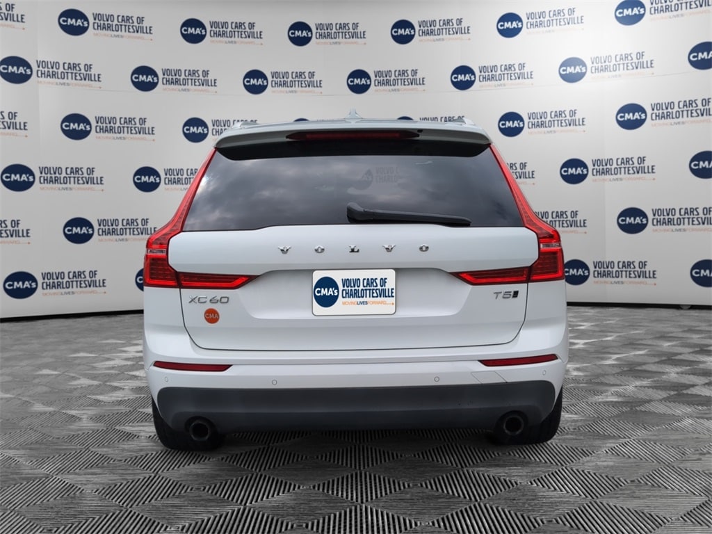 2018 Volvo XC60 T5 Momentum photo 4