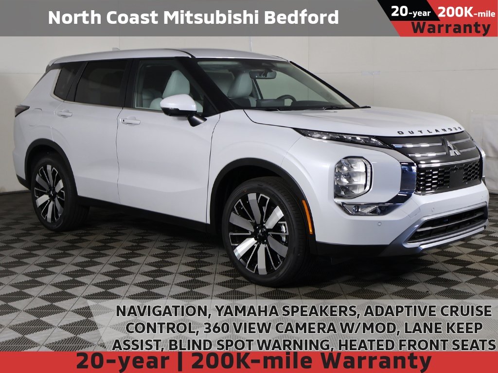 2025 Mitsubishi Outlander SE's photo