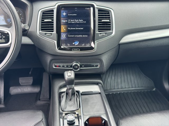 2022 Volvo XC90 T5 Momentum photo 13