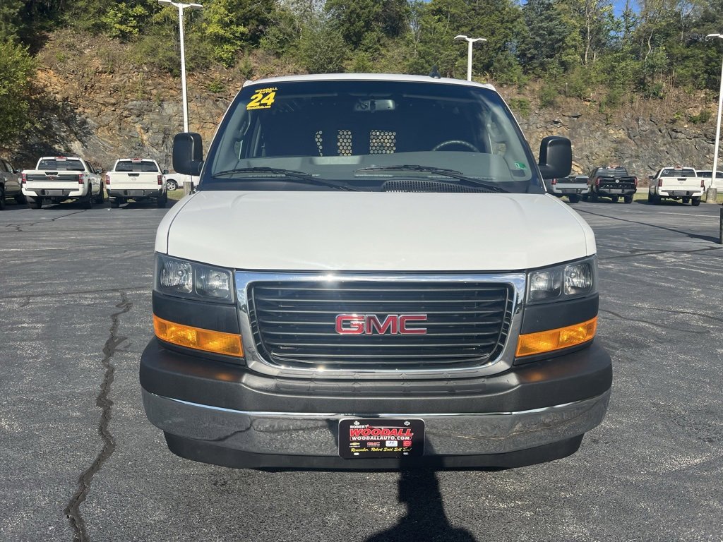 2024 Gmc Savana Cargo 2500 photo 2