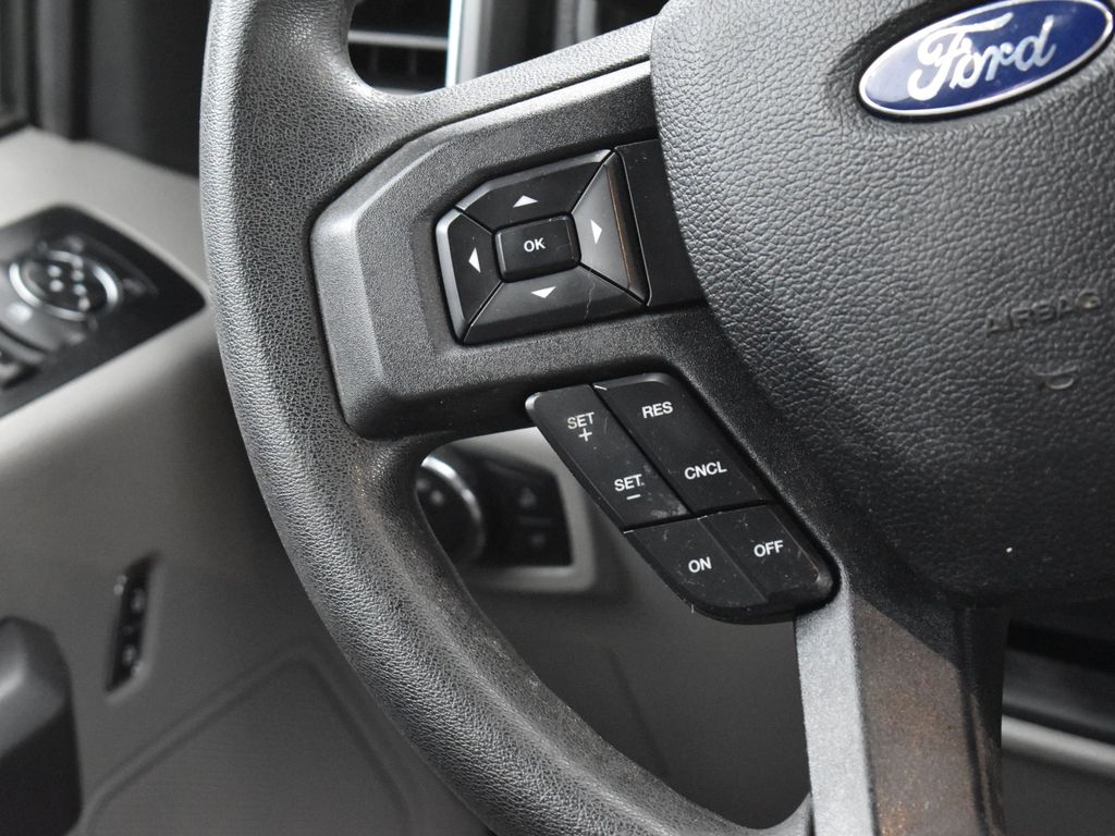 2015 Ford F-150 XLT photo 14