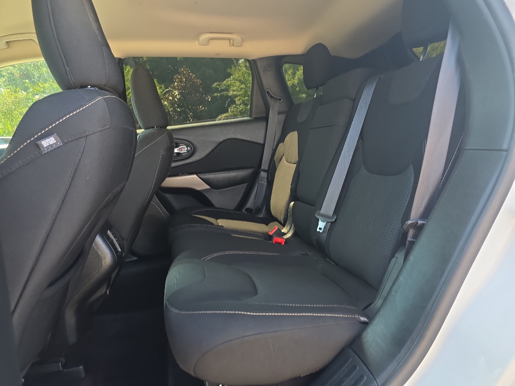 2017 Jeep Cherokee Latitude photo 19