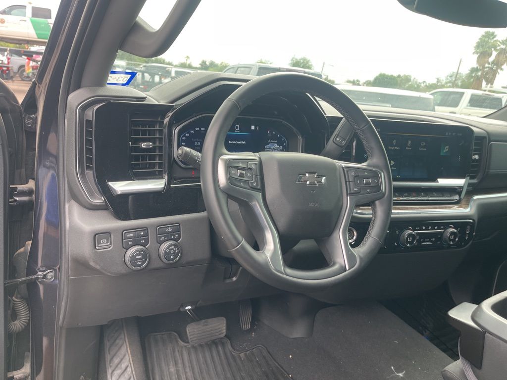 2023 Chevrolet Silverado 1500 RST photo 25