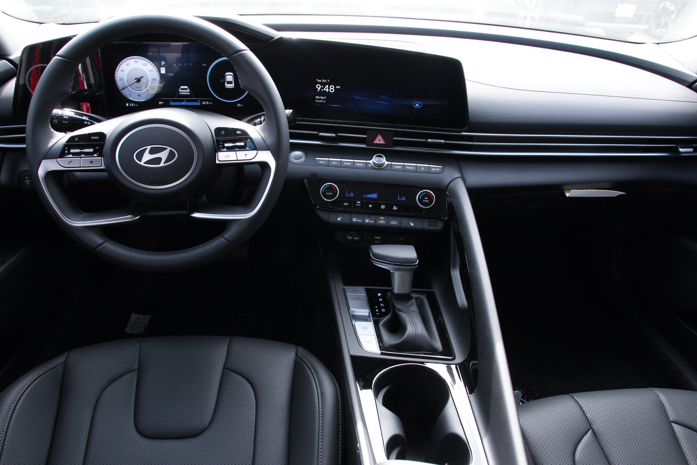 2025 Hyundai Elantra Limited photo 15