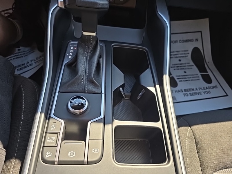 2024 Kia Sorento LX photo 17