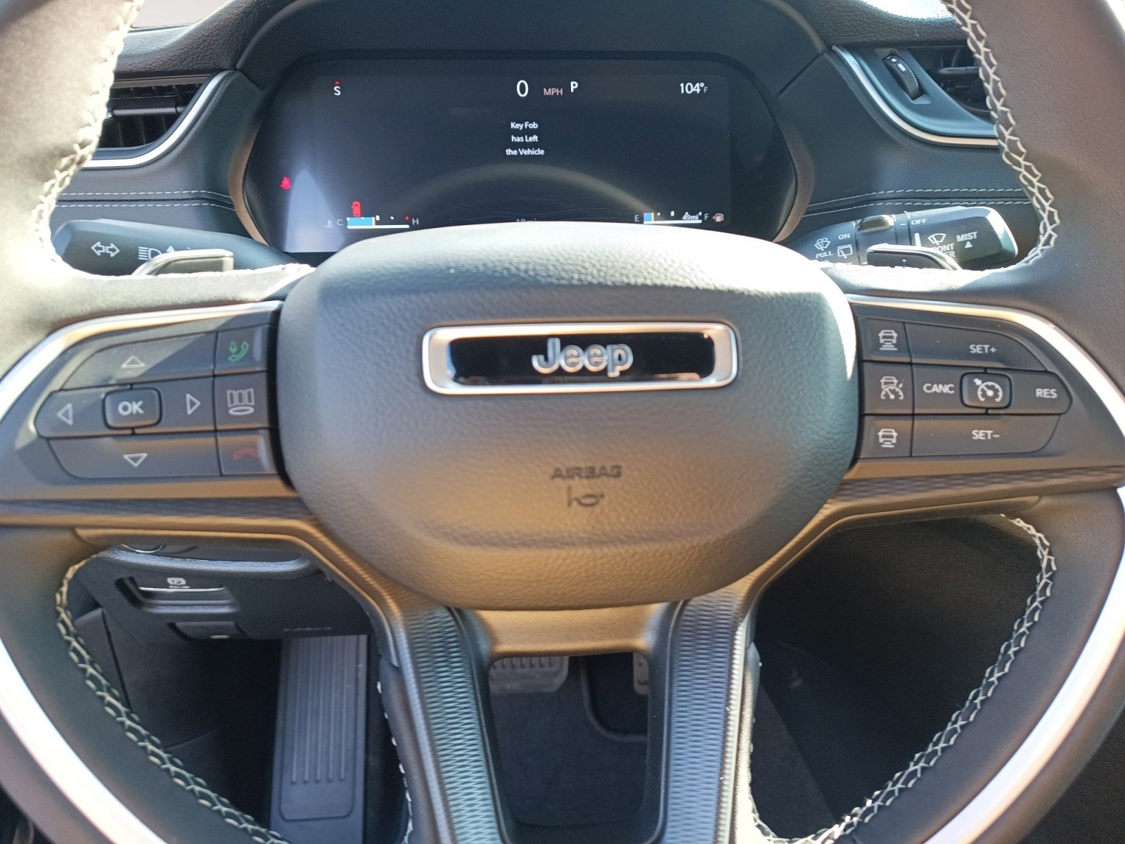 2025 Jeep Grand Cherokee Laredo X photo 13
