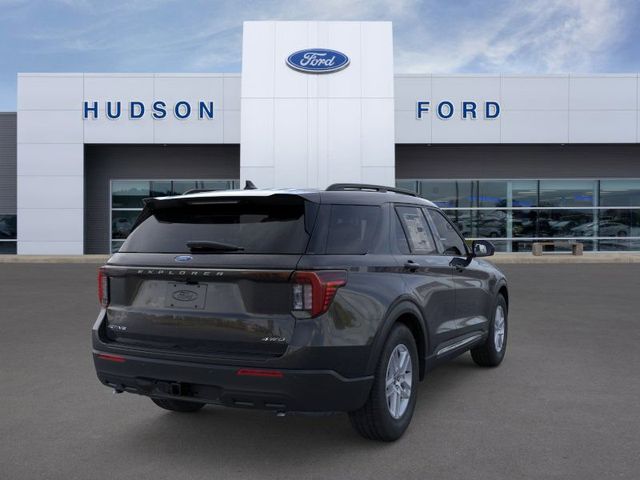 2025 Ford Explorer photo 8
