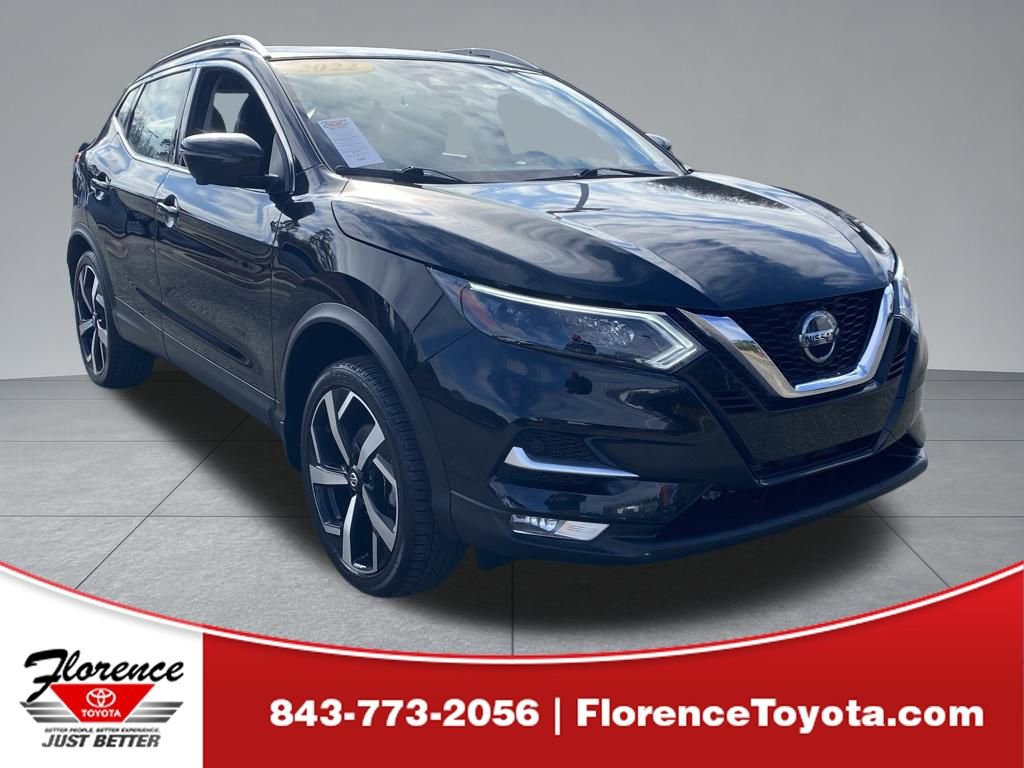 2022 Nissan Rogue Sport SL's photo