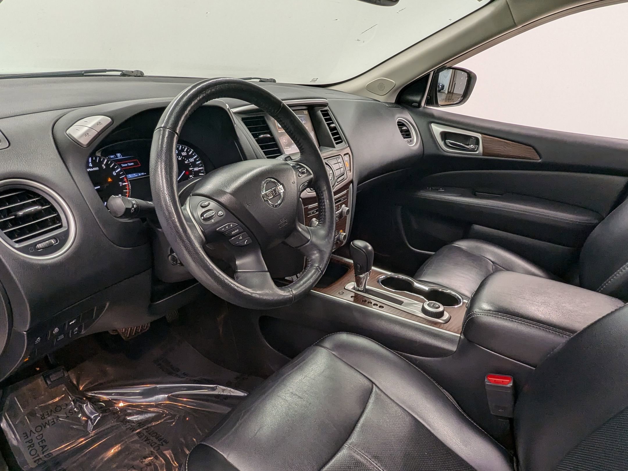 2019 Nissan Pathfinder Platinum photo 3