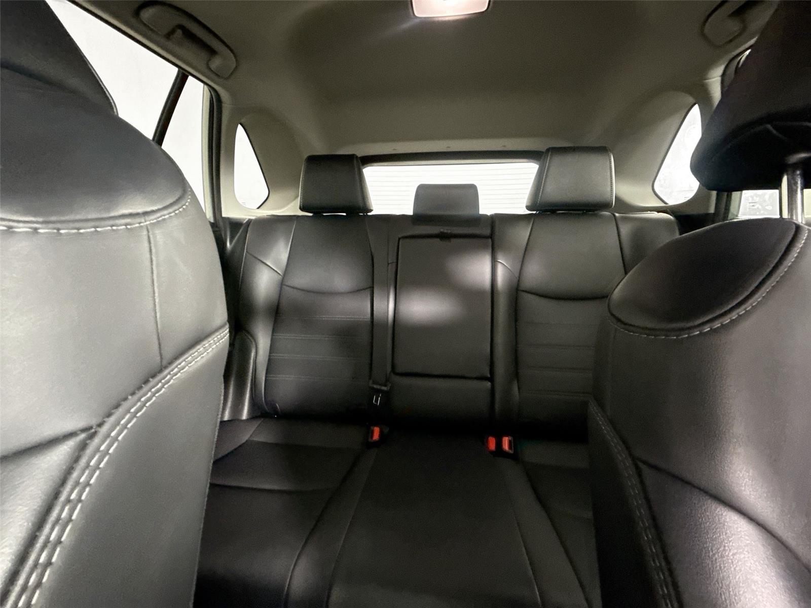 2023 Toyota RAV4 Hybrid XLE Premium photo 12