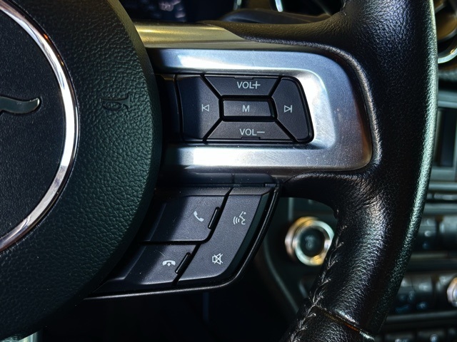2015 Ford Mustang V6 Convertible photo 26