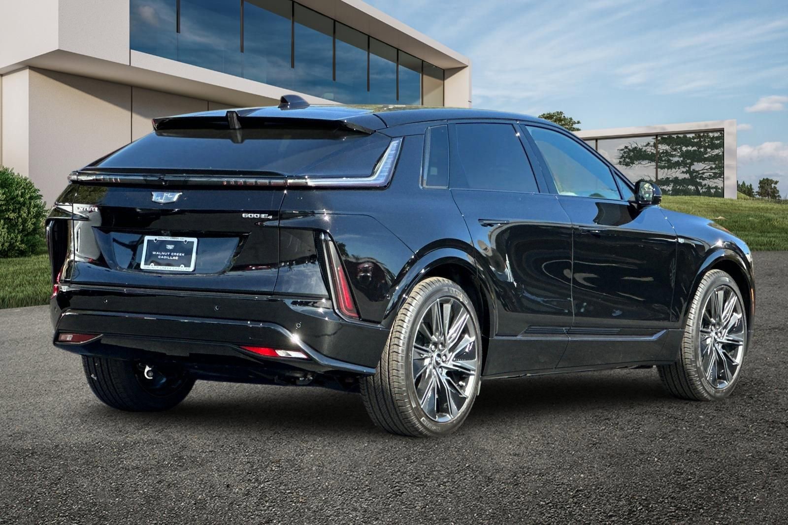 2025 Cadillac Lyriq Sport photo 2