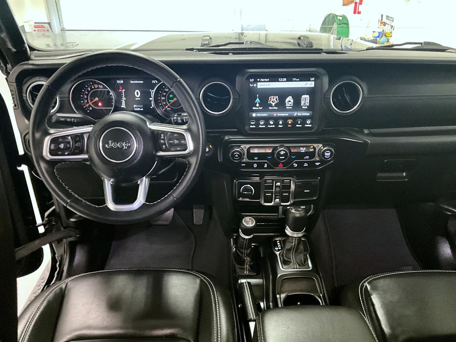 2022 Jeep Wrangler Unlimited Sahara photo 11