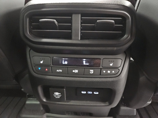 2025 Honda Pilot Black Edition photo 17