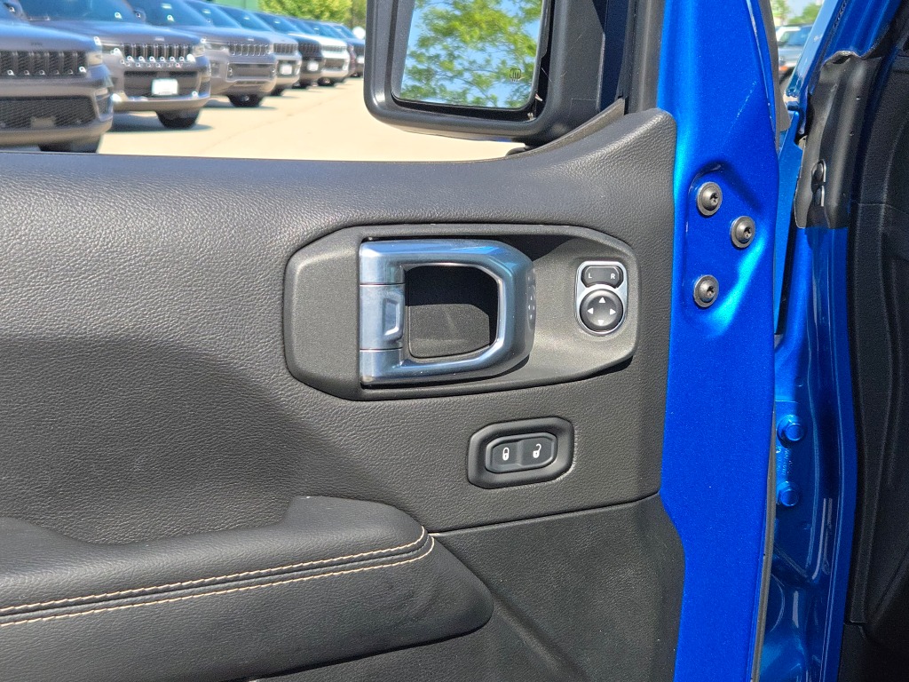 2021 Jeep Wrangler Unlimited Sahara 4xe photo 22