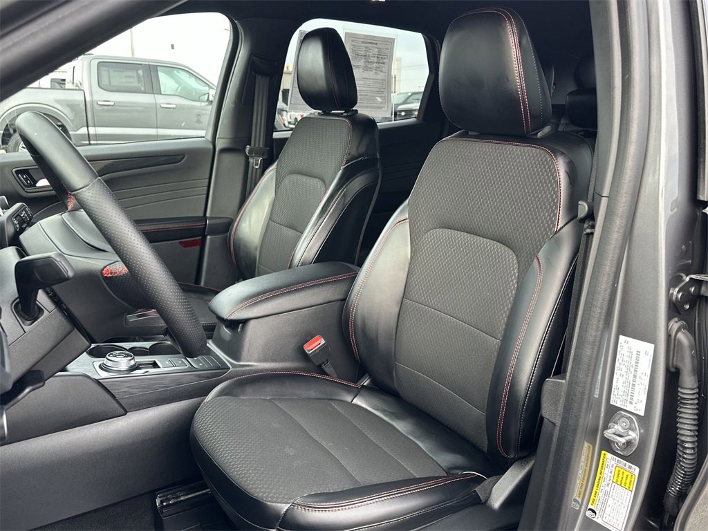 2024 Ford Escape ST-Line photo 10