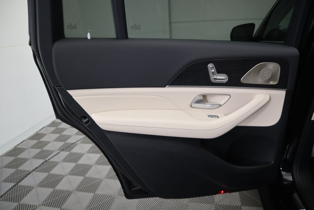 2025 Mercedes Benz GLS 450 4MATIC photo 25