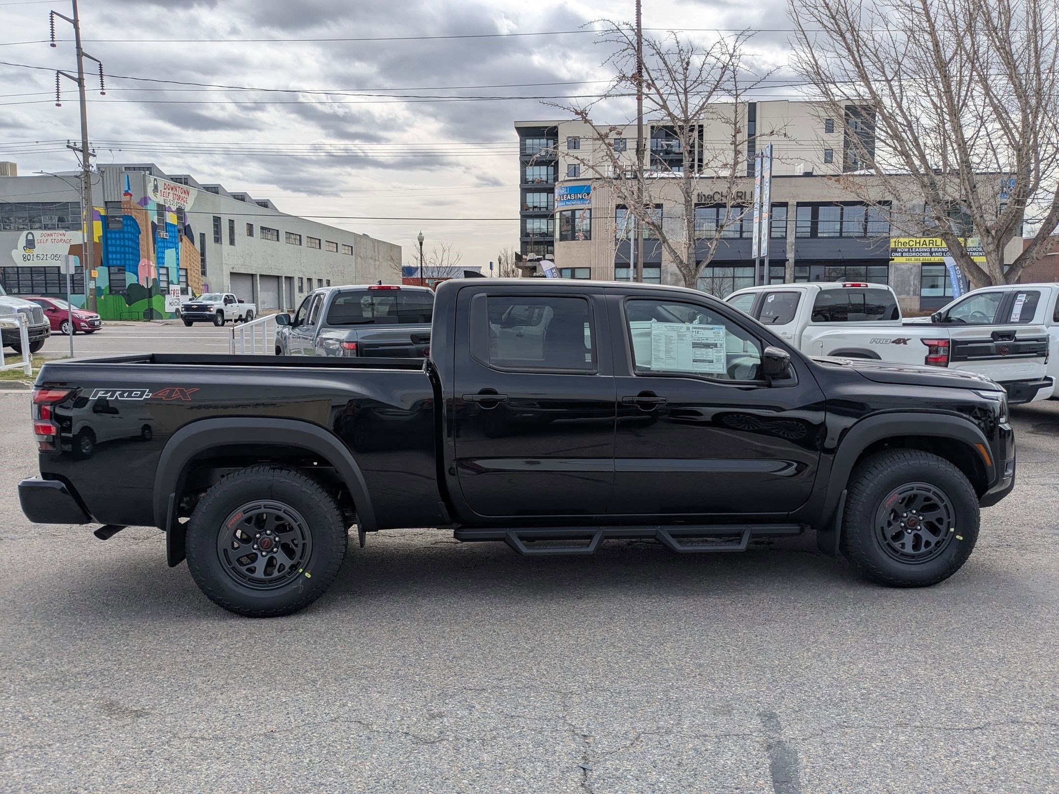 2025 Nissan Frontier PRO-4X photo 2