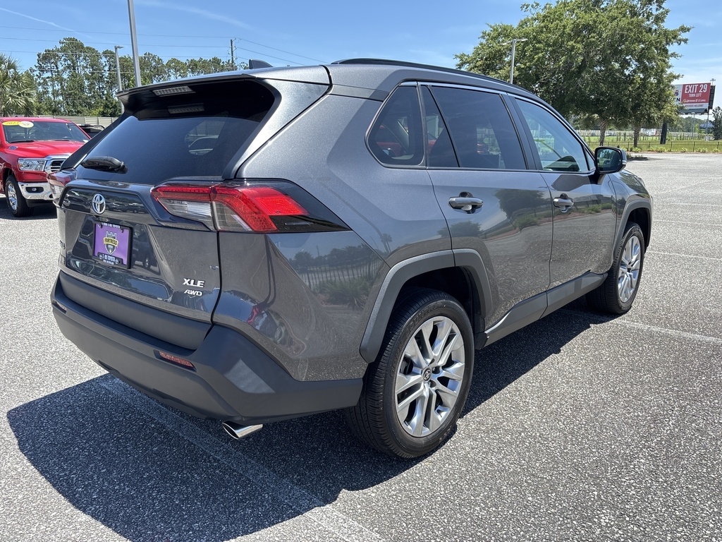 2024 Toyota RAV4 XLE Premium photo 5
