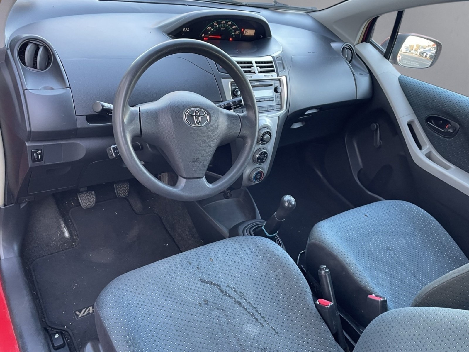 2007 Toyota Yaris Base photo 3