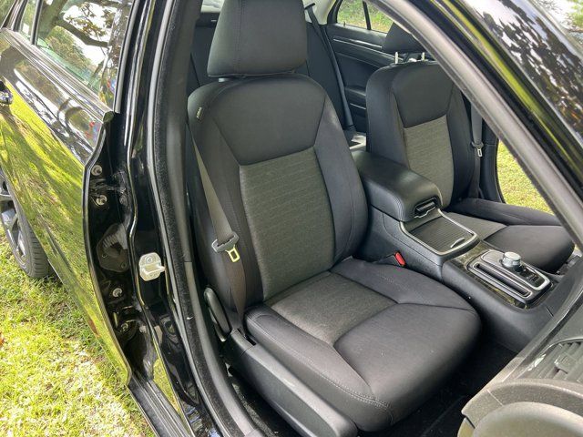 2019 Chrysler 300 Touring Limited photo 13