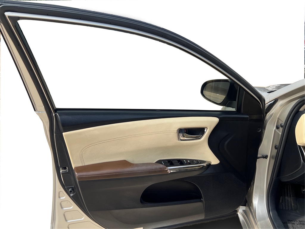 2014 Toyota Avalon XLE photo 18