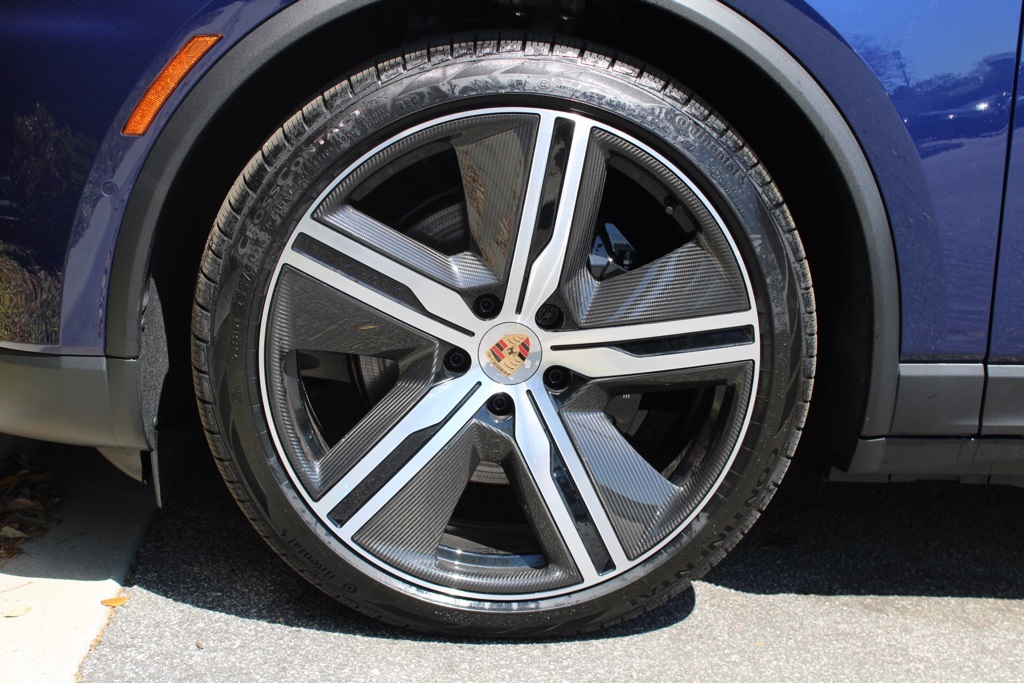 2025 Porsche Macan Electric photo 15