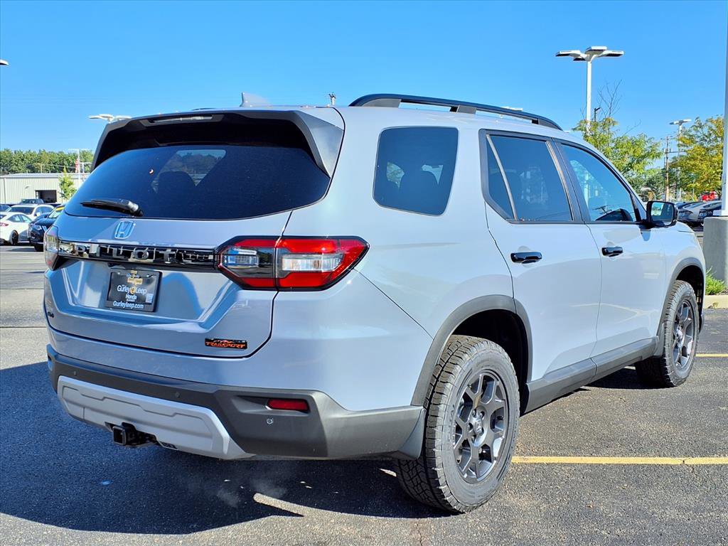 2025 Honda Pilot TrailSport photo 11