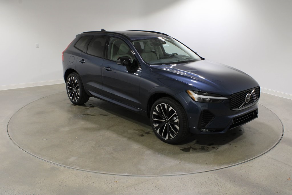 2026 Volvo XC60 B5 photo 4