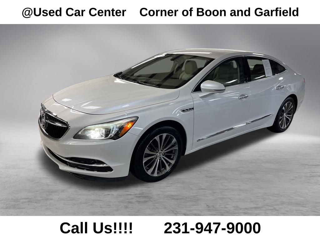 2017 Buick LaCrosse Essence's photo