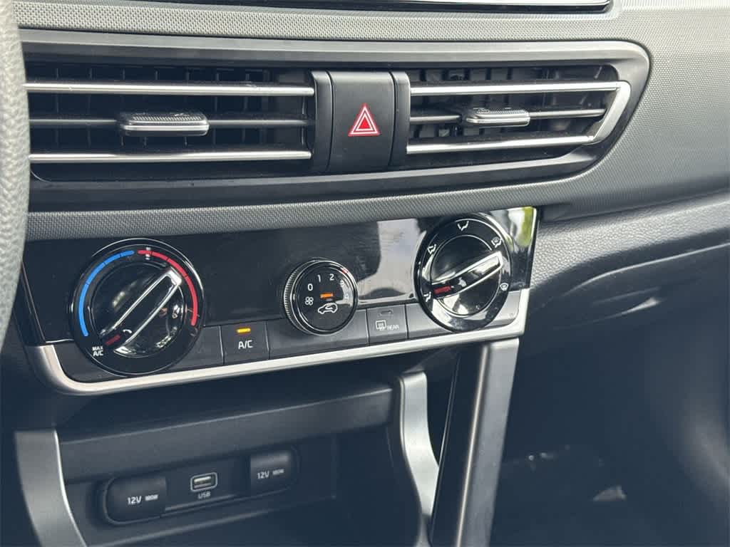 2023 Kia Seltos LX photo 18