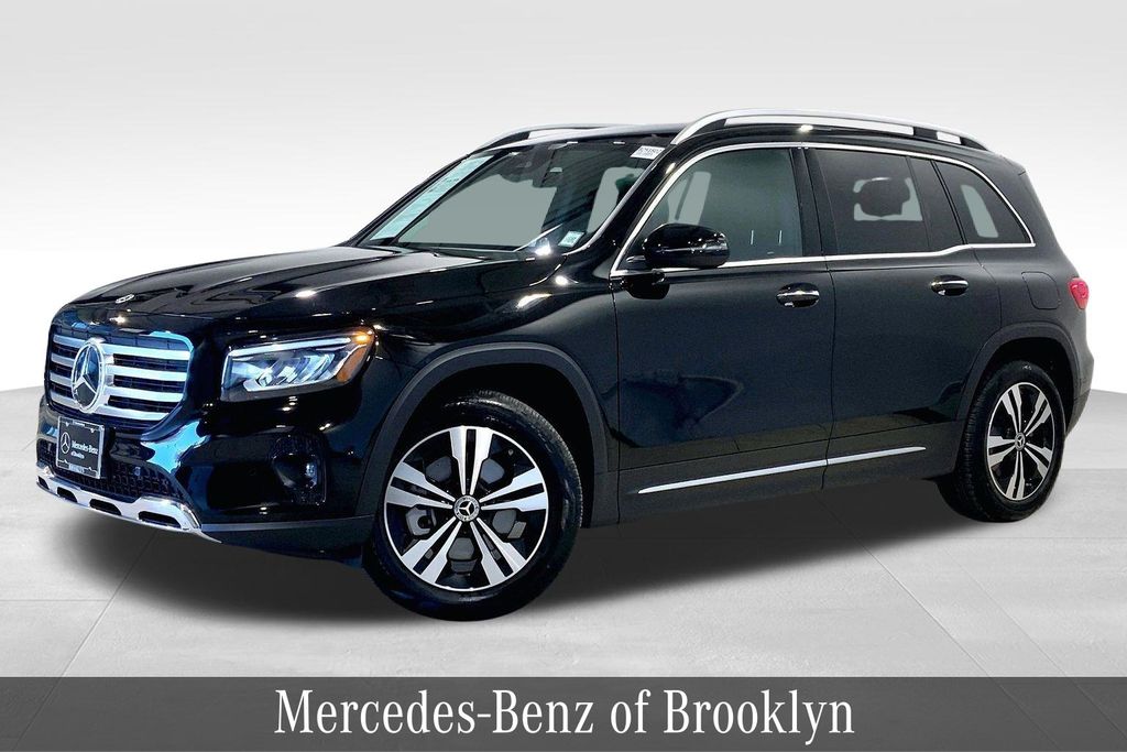 2025 Mercedes Benz GLB 250 4MATIC photo 2