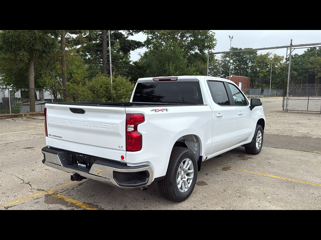 2026 Chevrolet Silverado 1500 LT photo 4