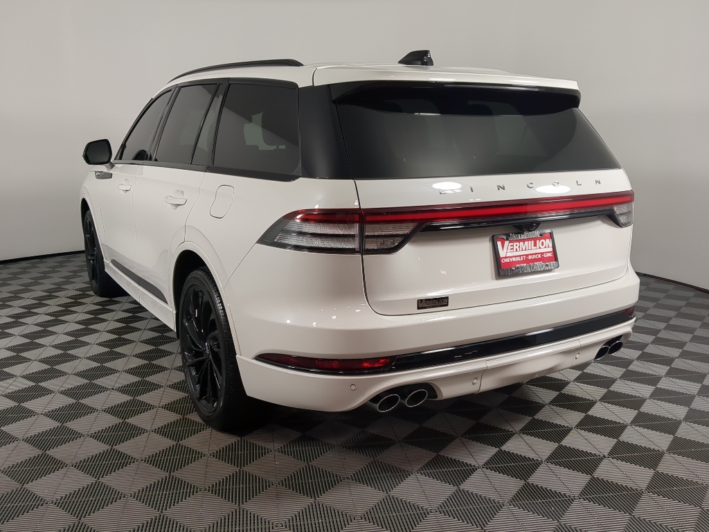 2025 Lincoln Aviator Reserve photo 2